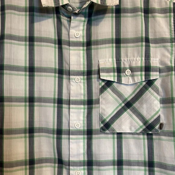 Mountain HardWear men’s white plaid short sleeve button down shirt size small - Picture 3 of 8